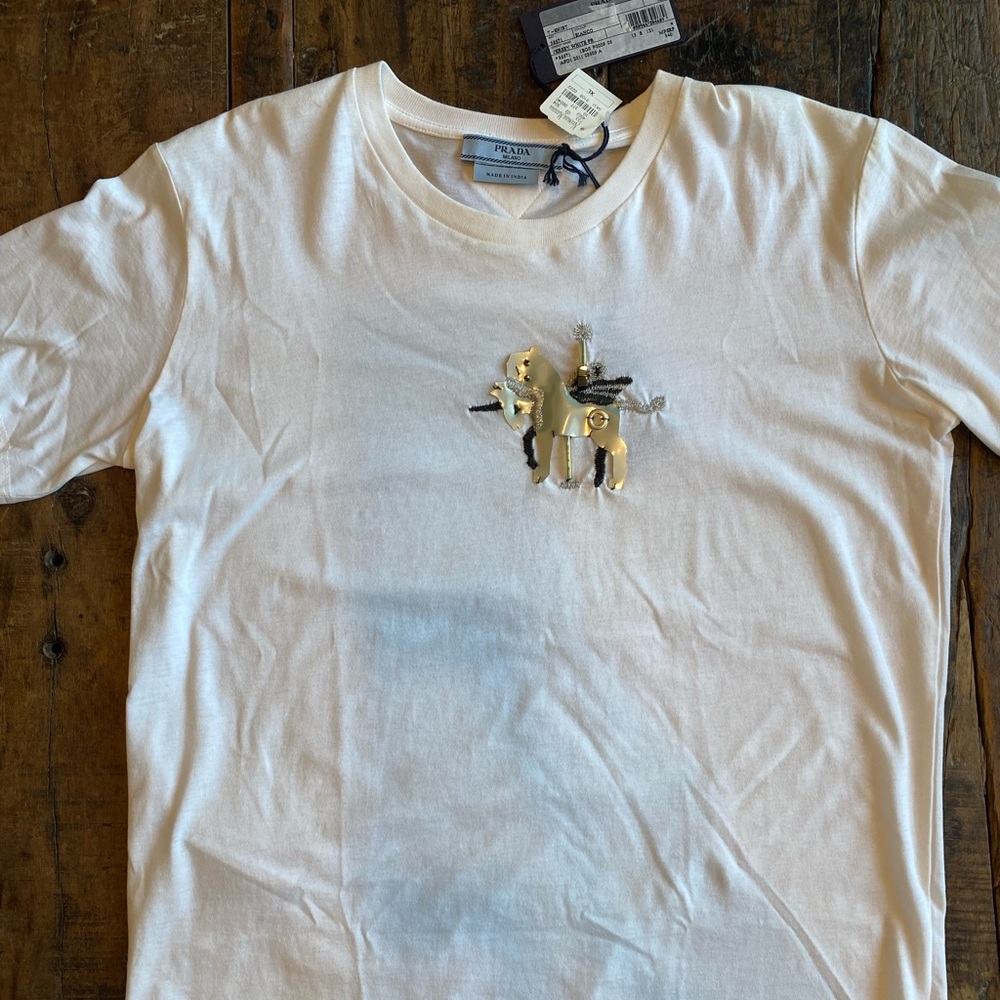 NWT Prada Kids White T-Shirt with Embroidered Design, size XL